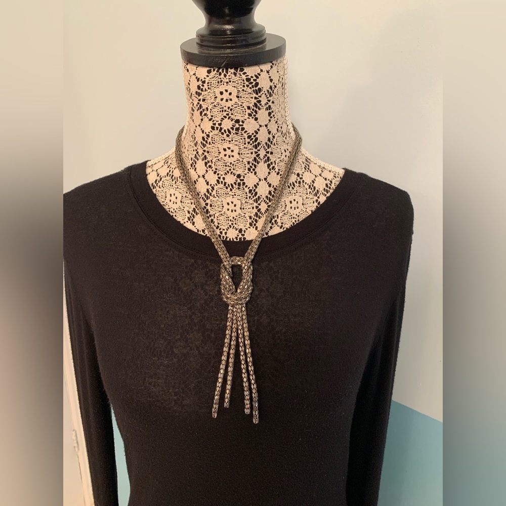 Knot necklace - metallic